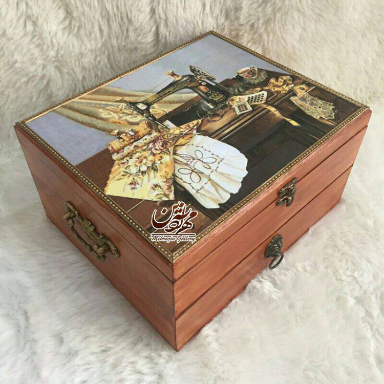 جعبه خیاطی چوبی ۲ طبقه گالری مهرآذین با قسمت بندی و کشو کد ۱۹۰