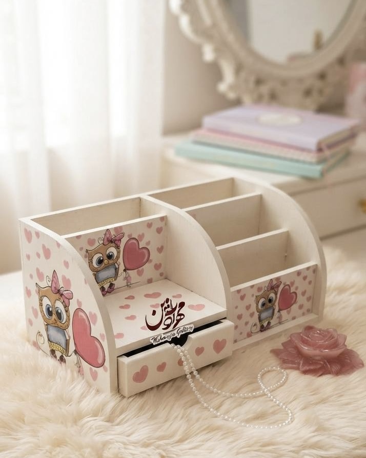 استند چوبی دخترانه گالری مهرآذین