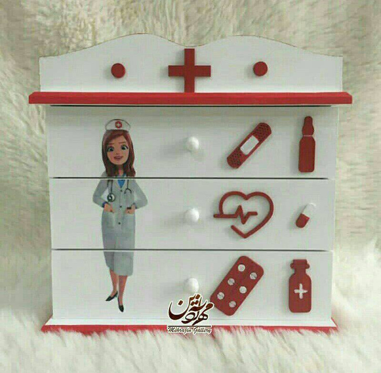 سه کشوتاجدار چوبی کمکهای اولیه گالری مهرآذین کد ۱۰۸