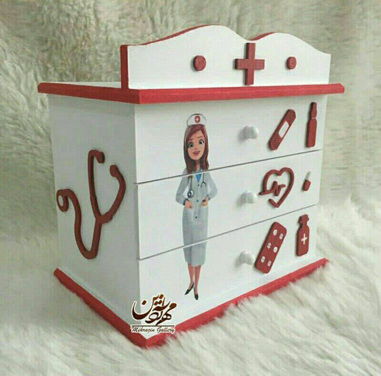 سه کشوتاجدار چوبی کمکهای اولیه گالری مهرآذین کد ۱۰۸
