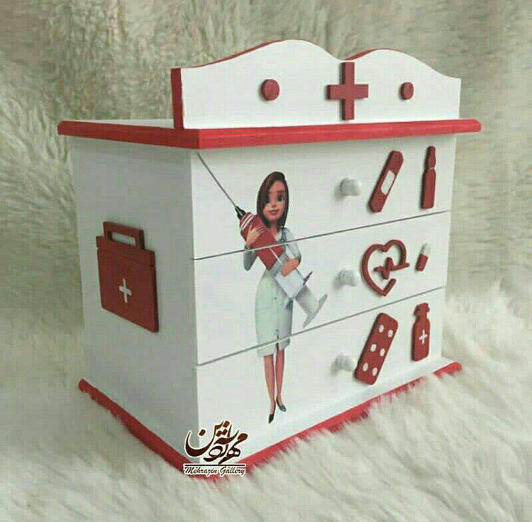 سه کشو تاجدار چوبی کمکهای اولیه گالری مهرآذین کد ۱۰۷