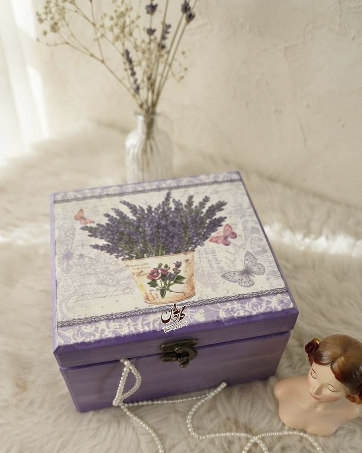 جعبه هدیه چوبی طرح گل بنفش گالری مهرآذین