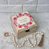 جعبه هدیه چوبی کهنه کاری طرح گل صورتی گالری مهرآذین