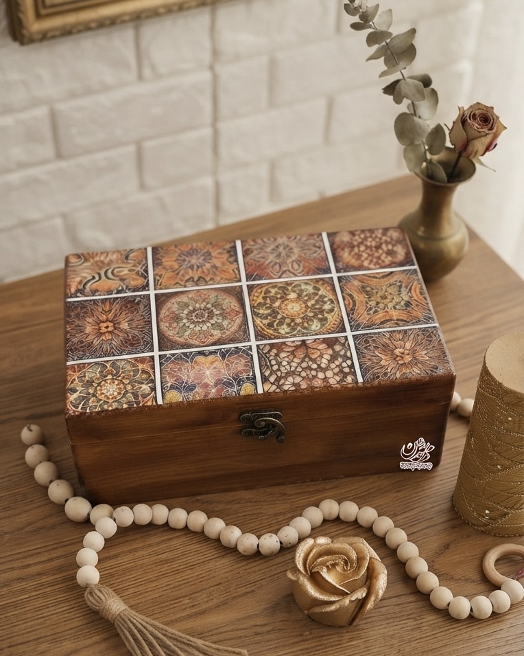 جعبه چوبی طرح کاشی گالری مهرآذین