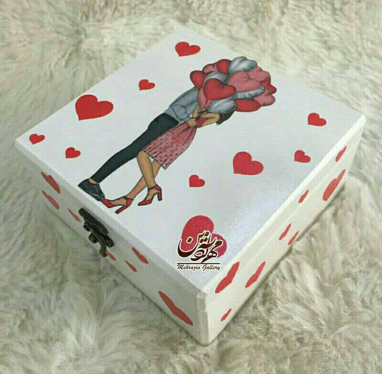 جعبه هدیه چوبی طرح ولنتاین گالری مهرآذین کد ۰۱