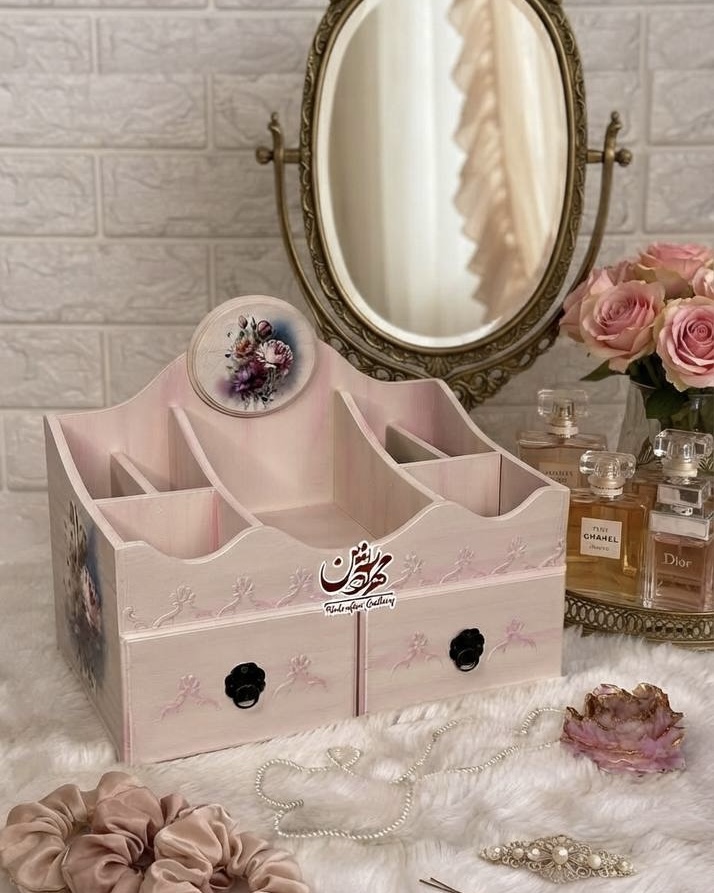 استند چوبی لوازم آرایش گالری مهرآذین